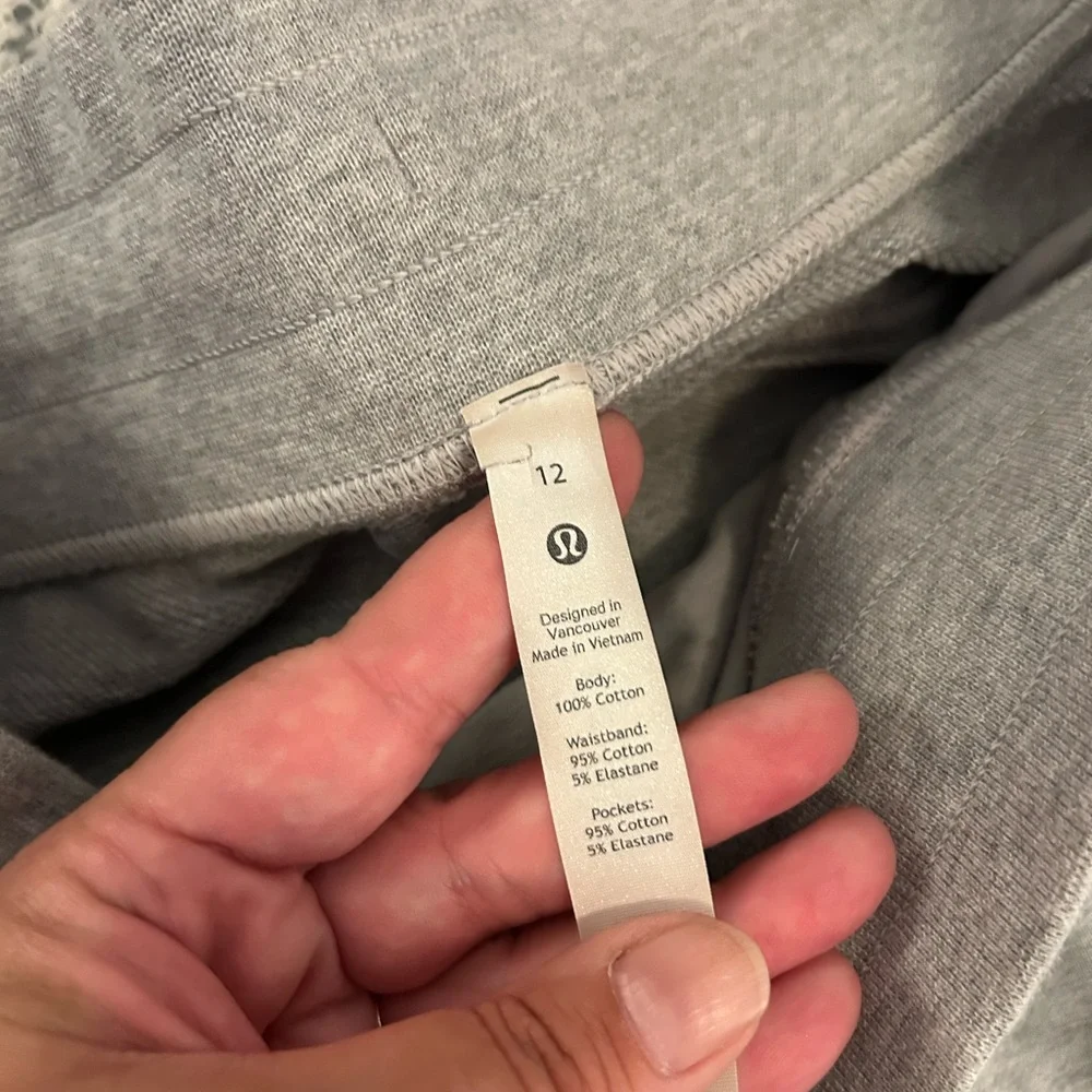 Lululemon wide leg jogging pants - Picture 5 of 5